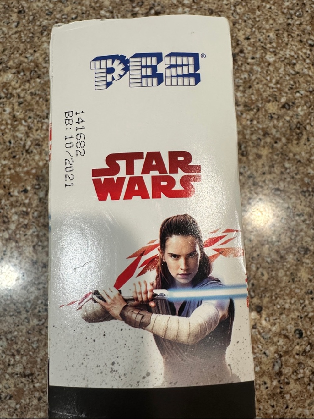Disney Star Wars PEZ Candy Dispenser Set - Brown & White - Picture 5 of 6